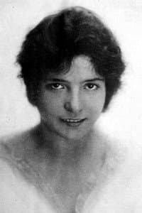 Zena Keefe in The Perils of Our Girl Reporters