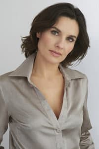 Noémie Kocher in Henry Dunant : Du rouge sur la croix