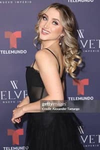 Gabriela Borges in Thanks For Sharing