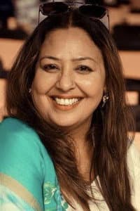 Anita Devgan in Mundeyan Ton Bachke Rahin
