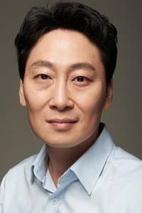 Kim Dong-hyun in Jigureul Jikyeora!