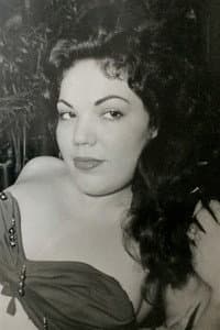 María Esquivel in Sangre en la barranca