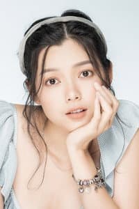 Xuân Văn in Trái Tim Què Quặt