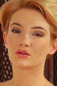 Greta Milos in Racconti dall'Oltretomba