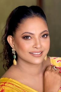 Himali Sayurangi in Govi Thaththa