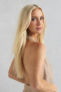 Nicole Peters in Twin Lies