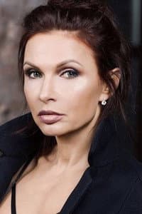 Evelina Bledans in Barbarian