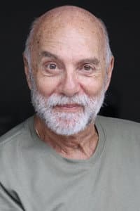 Milton Levy in BMW Vermelho