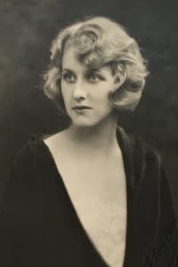 Dagmar Oakland in Stolen Heaven