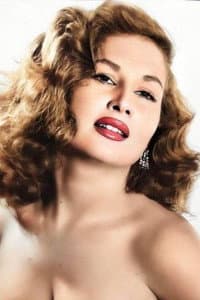 María Montaño in El héroe desconocido