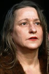Simone Frost in Die Poggenpuhls