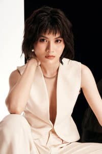 Lâm Hoàng Oanh in Dưới Đáy Hồ