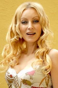 Yeva-Genevieve Lavlinski in Sand Snowman