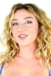 Susie Stellar in Juicy Licks 34