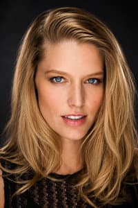 Sarah Brooks in 100 Days to Live