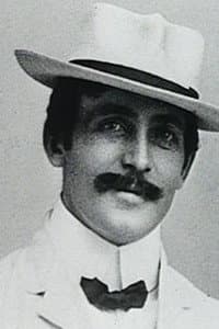 Lewin Fitzhamon in Invisibility