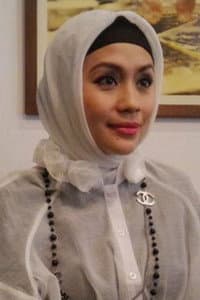 Raslina Rasidin in Angel's Cry