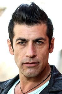 Luis Uribe in I DREAM