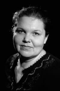 Kaarina Hazard in Postia pappi Jaakobille