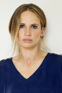Nora Huetz in WAGs