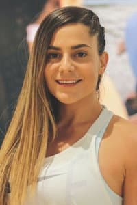 María Elena Oreamuno in Password: Una mirada en la oscuridad