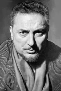 Pierre Brasseur in Le Dialogue des Carmélites
