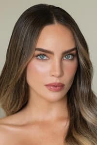 Belinda in Traidor: Una crónica de la vida de Jay de la Cueva