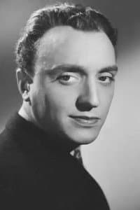 André Valmy in Je reviendrai à Kandara