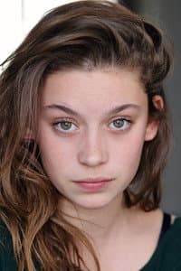 Mara Taquin in After Blue (Paradis sale)