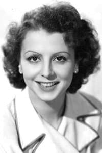 Renée Saint-Cyr in Étrange destin