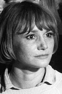 Magali Clément in Jaune revolver