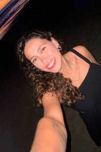 Ana Laura da Silveira in Por Baixo dos Panos
