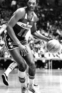 Elvin Hayes in Kareem: Minority of One