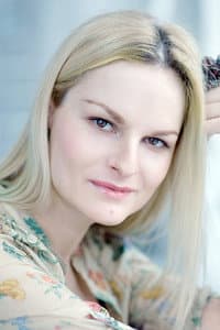 Iva Pazderková in Jak přežít svého muže