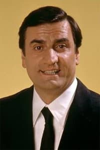 Aldo Maccione in Je suis timide... mais je me soigne