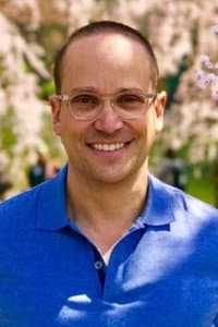 Michael Reisz in Catching Kringle