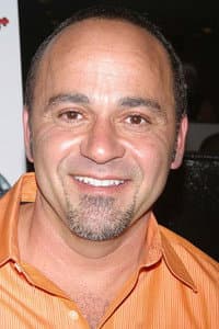 Perry Anzilotti in Everybody Wants to Be Italian