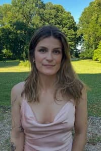 Solène Callarec in Lena Situations - Celui où ils disent au revoir