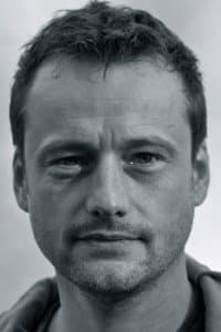Jesper Malm in Varg Veum - Falne engler