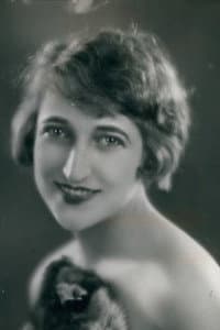 Sylvette Fillacier in Divine