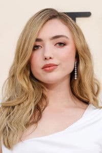 Peyton List in Agonist