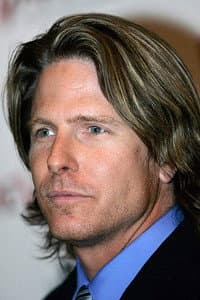 Paul Michael Robinson in Friend of the Family II