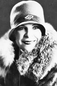 Clara Guiol in Noche de duendes