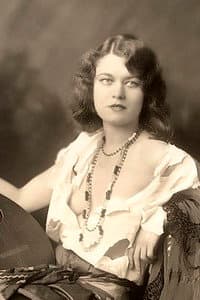 Patsy Parsons in Heroes of the Saddle