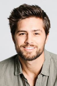 Travis Burns in Ladies of the '80s: A Divas Christmas