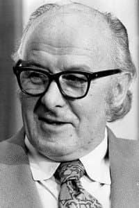 Geoffrey Unsworth in A Tradition of Romance