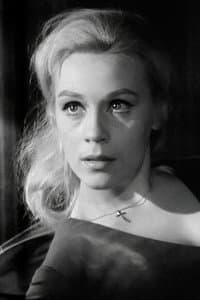 Tina Gloriani in Ultimatum alla vita