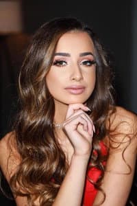 Karina Piliguian in 10E