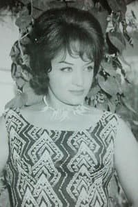 Shahla Riahi in Dam-e eshgh