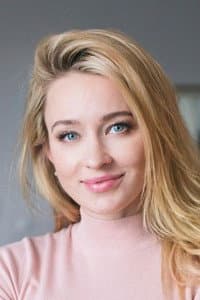 Anastasiya Panina in Скалолазка и последний из седьмой колыбели